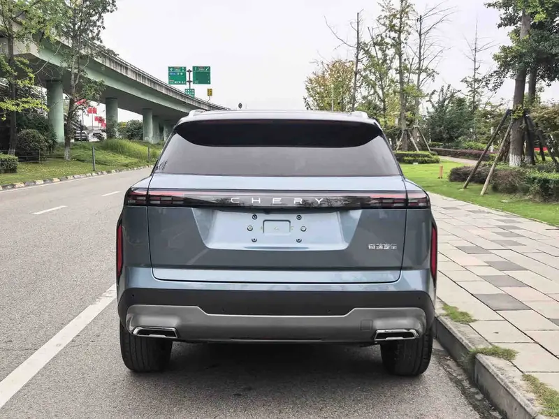 Vehicle photo 5