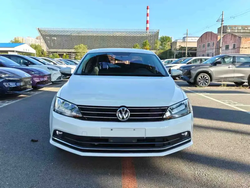 Vehicle photo 2