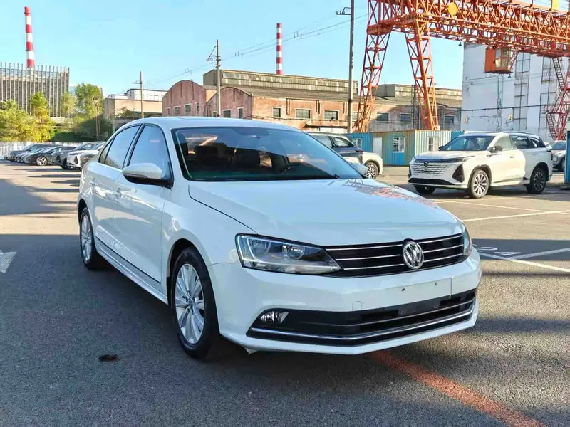 Vehicle photo 3