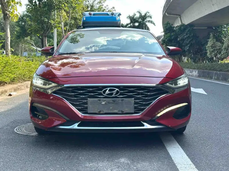 Vehicle photo 3