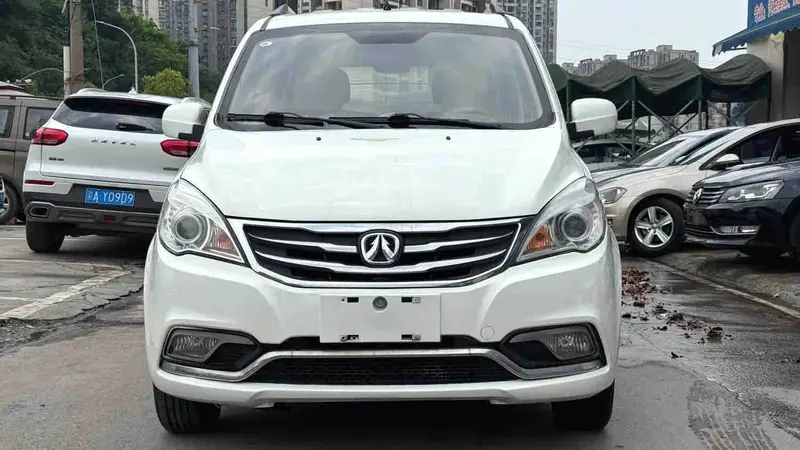 Vehicle photo 2