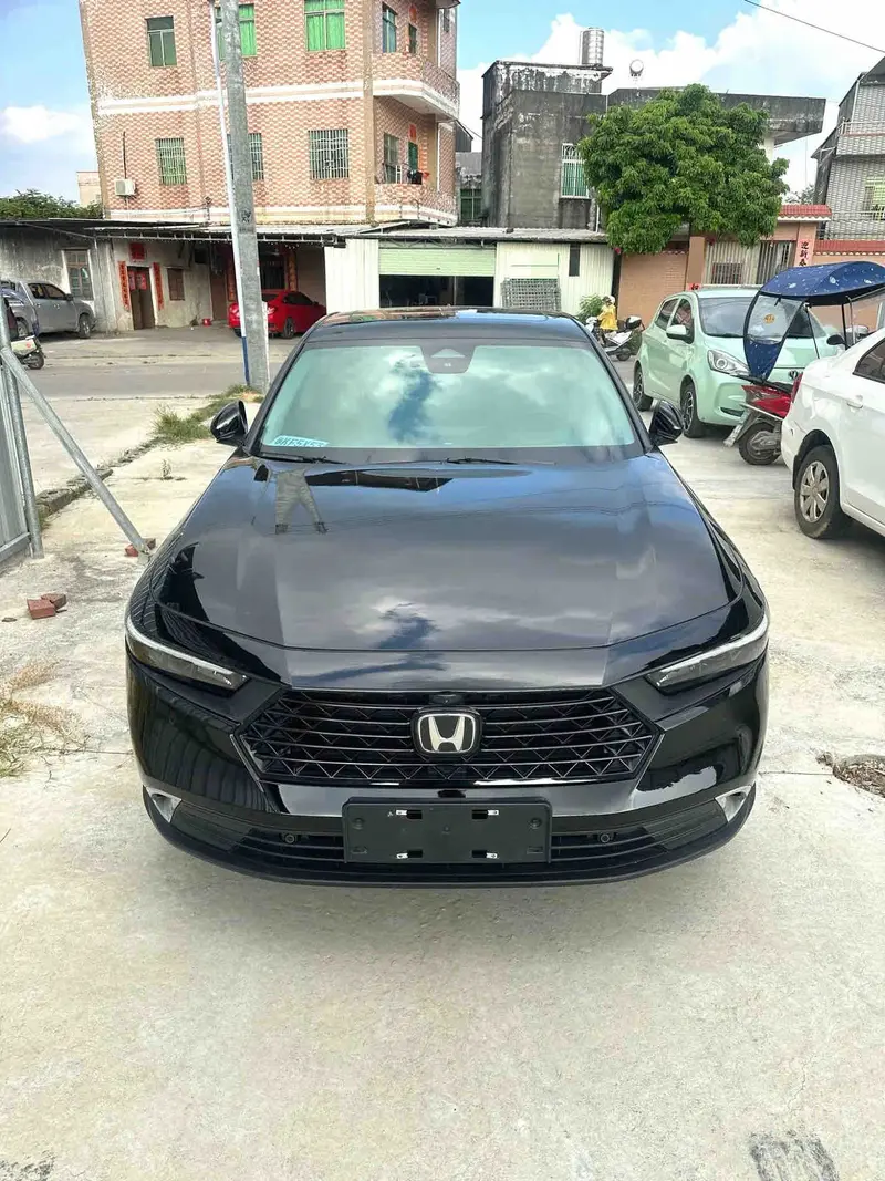Vehicle photo 3