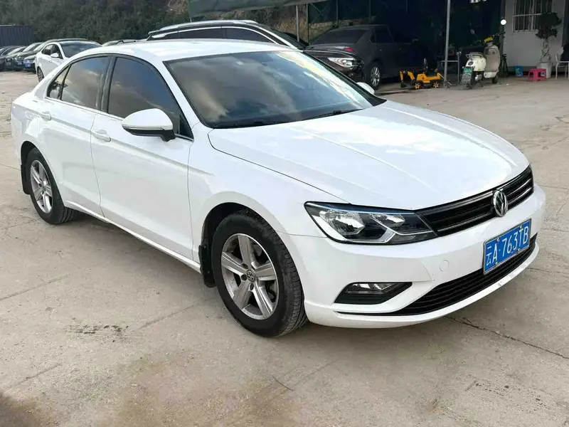 Vehicle photo 2