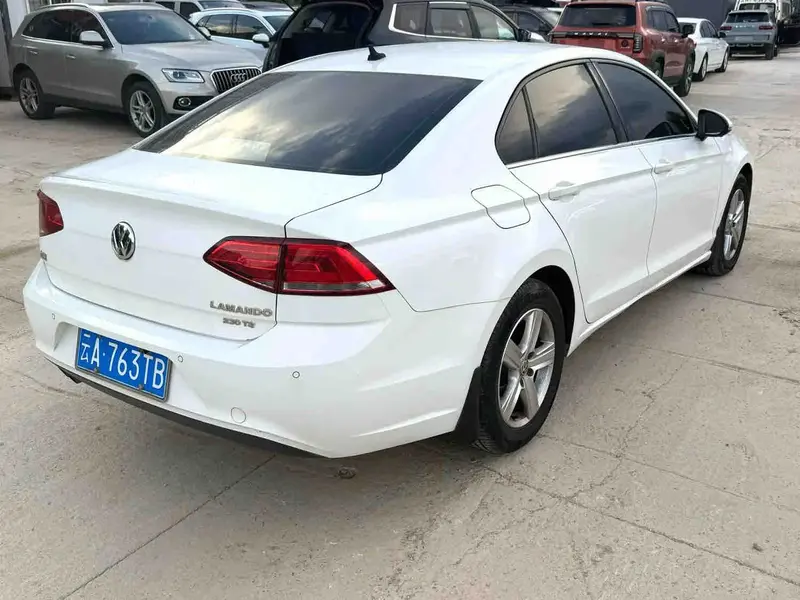 Vehicle photo 3