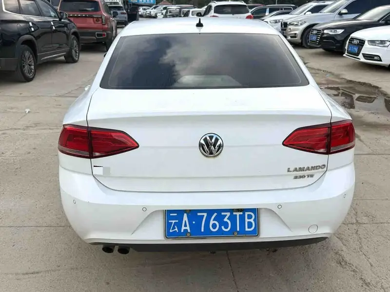 Vehicle photo 4