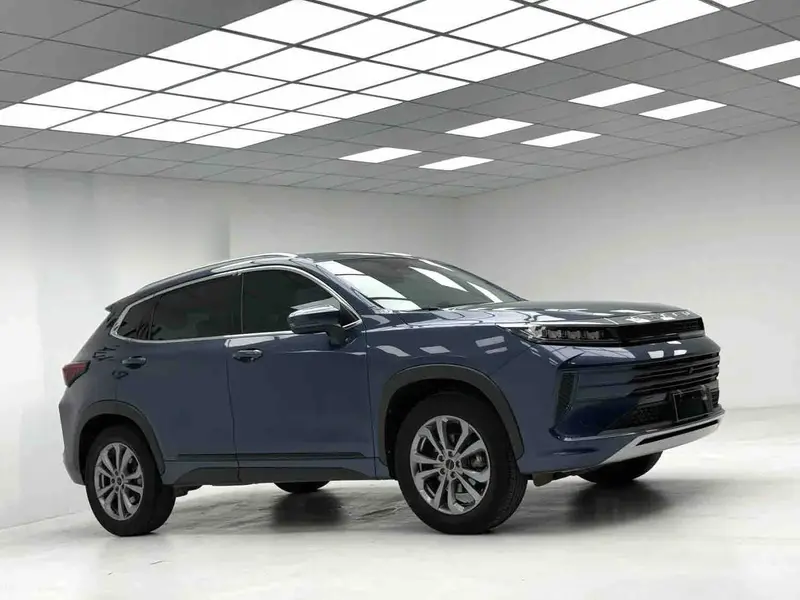 Vehicle photo 2
