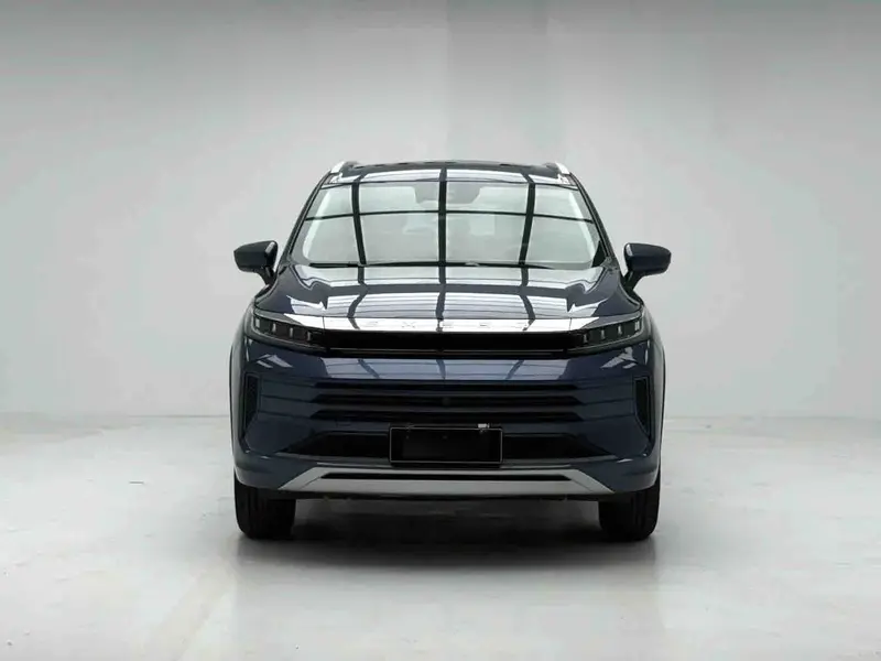 Vehicle photo 3