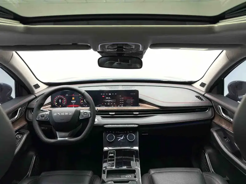 Vehicle photo 10