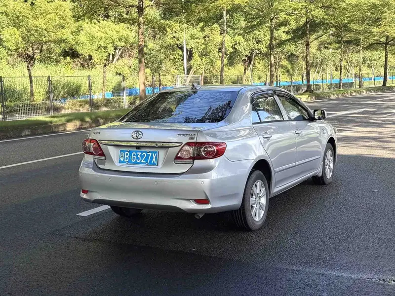 Vehicle photo 3