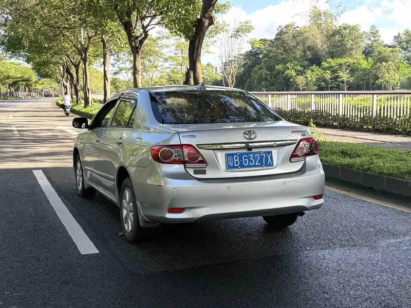 Vehicle photo 4