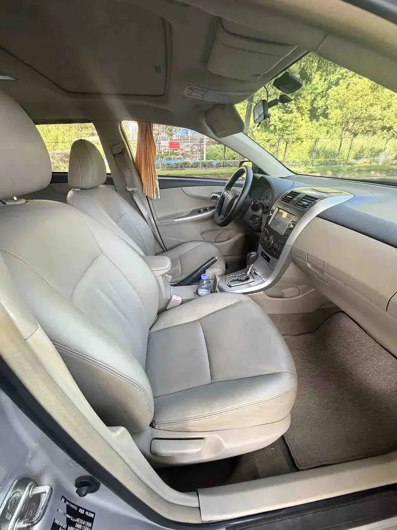 Vehicle photo 5