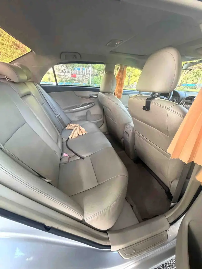 Vehicle photo 6