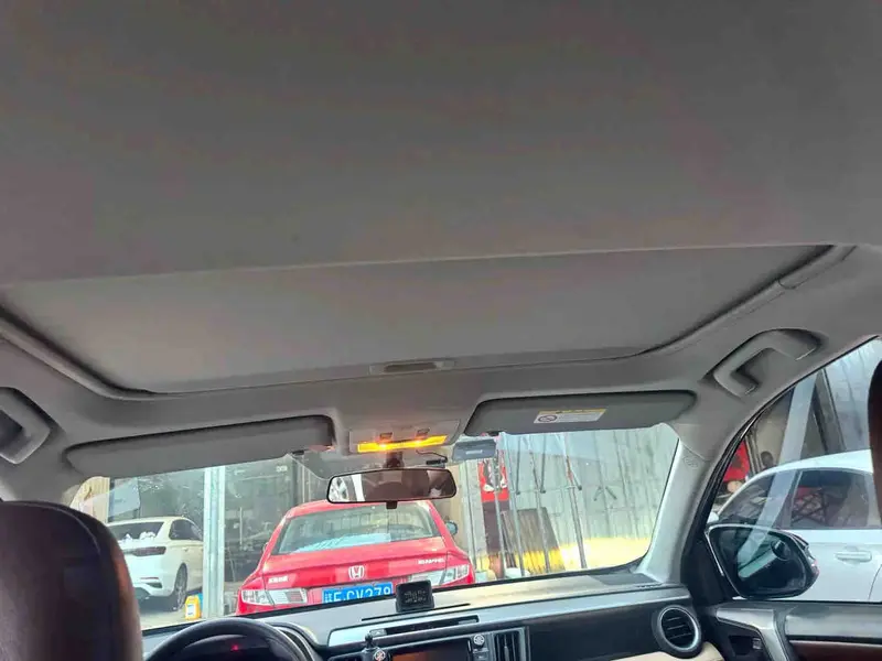 Vehicle photo 7