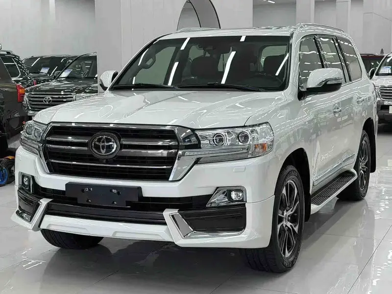 Vehicle photo 2