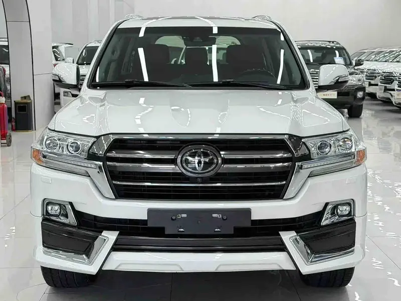 Vehicle photo 3