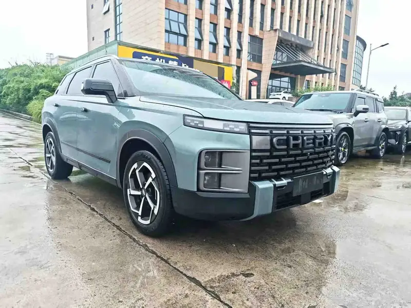 Vehicle photo 2