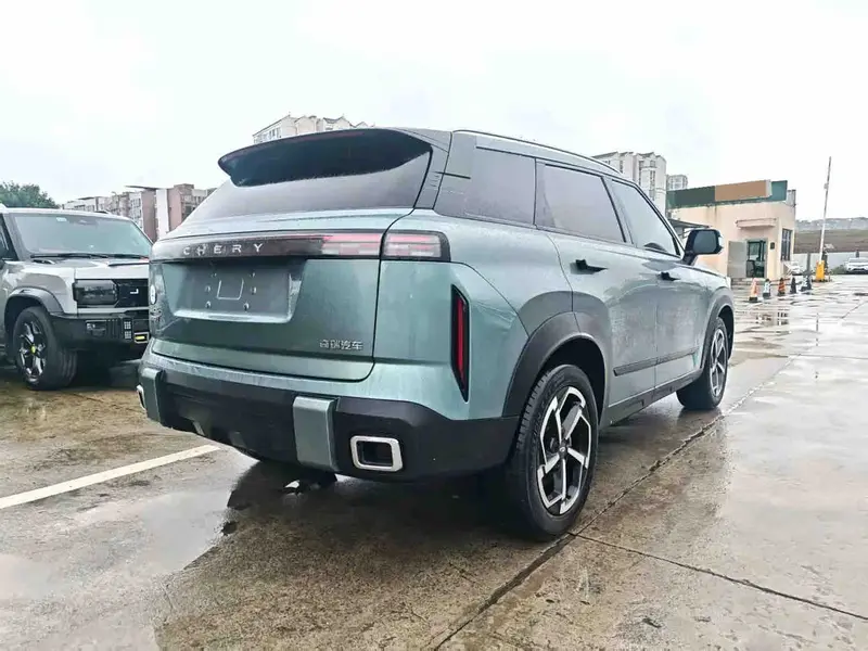 Vehicle photo 4