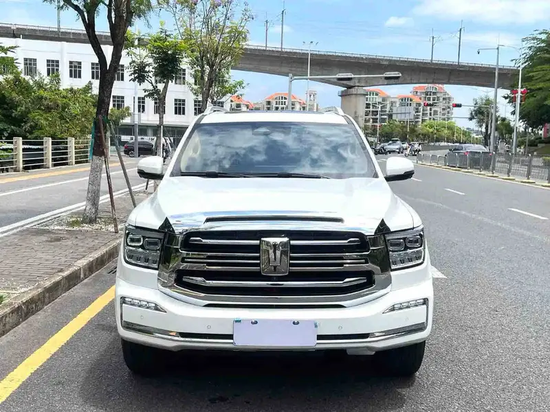 Vehicle photo 2