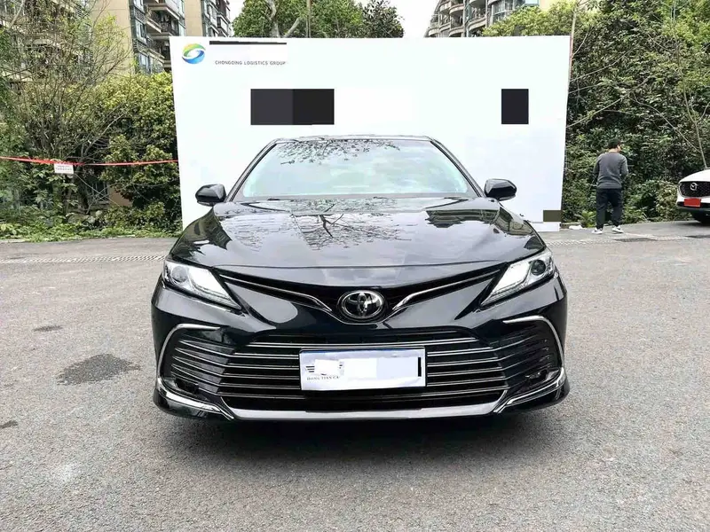 Vehicle photo 2