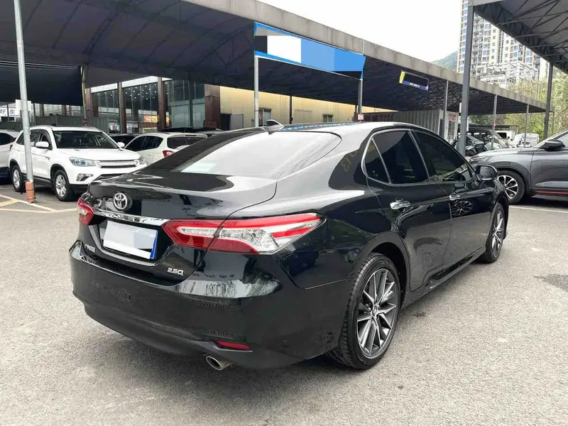 Vehicle photo 4