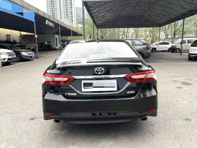 Vehicle photo 5