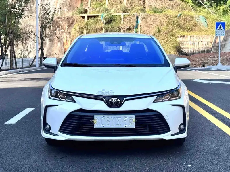 Vehicle photo 2