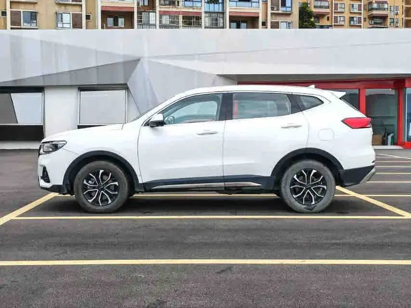 Vehicle photo 4