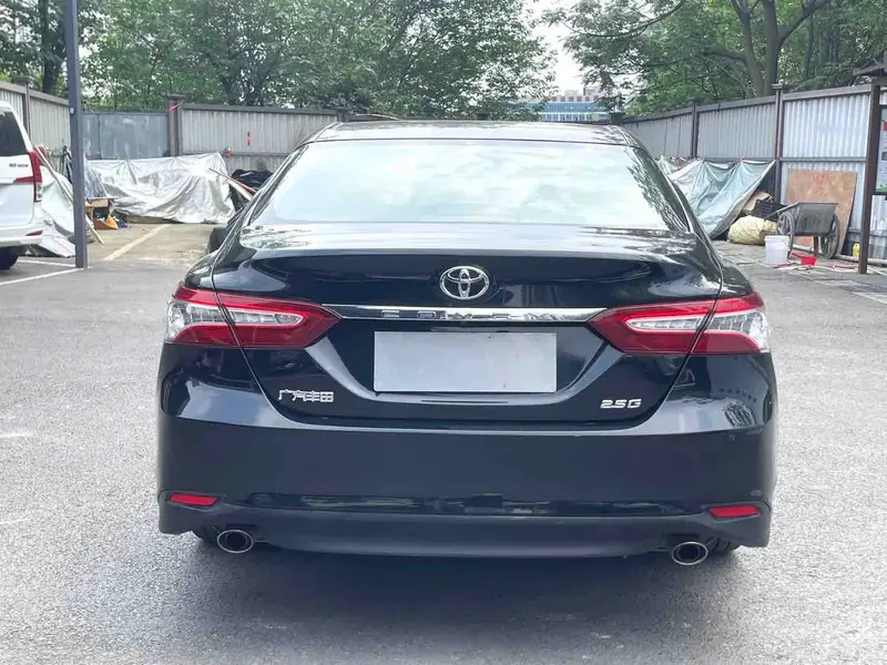 Vehicle photo 5