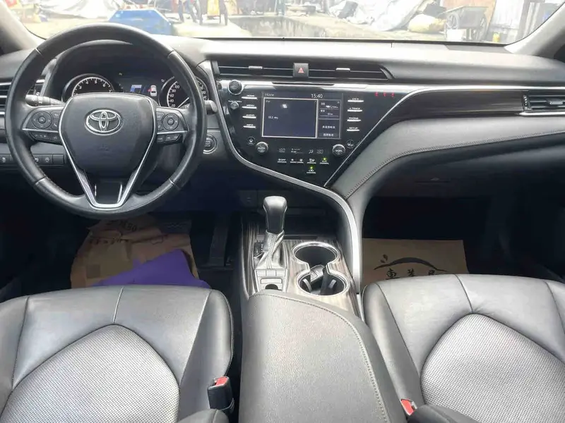 Vehicle photo 7