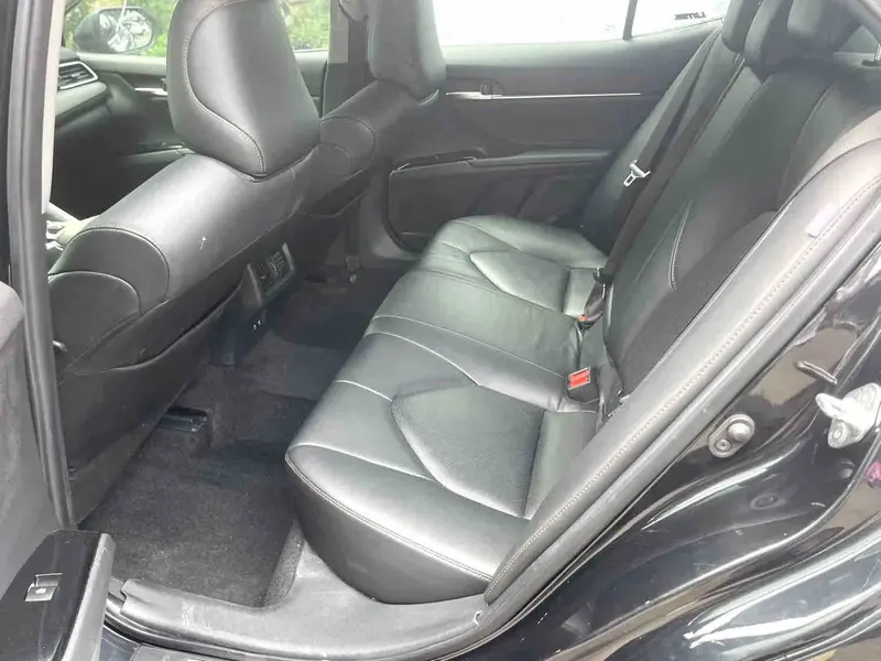 Vehicle photo 8