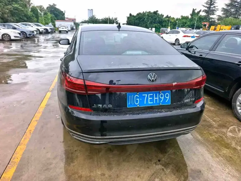 Vehicle photo 4