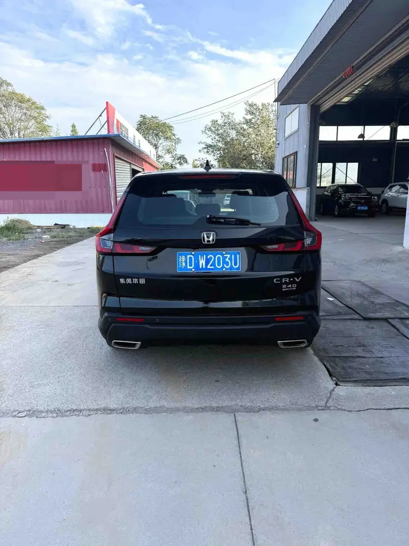 Vehicle photo 4