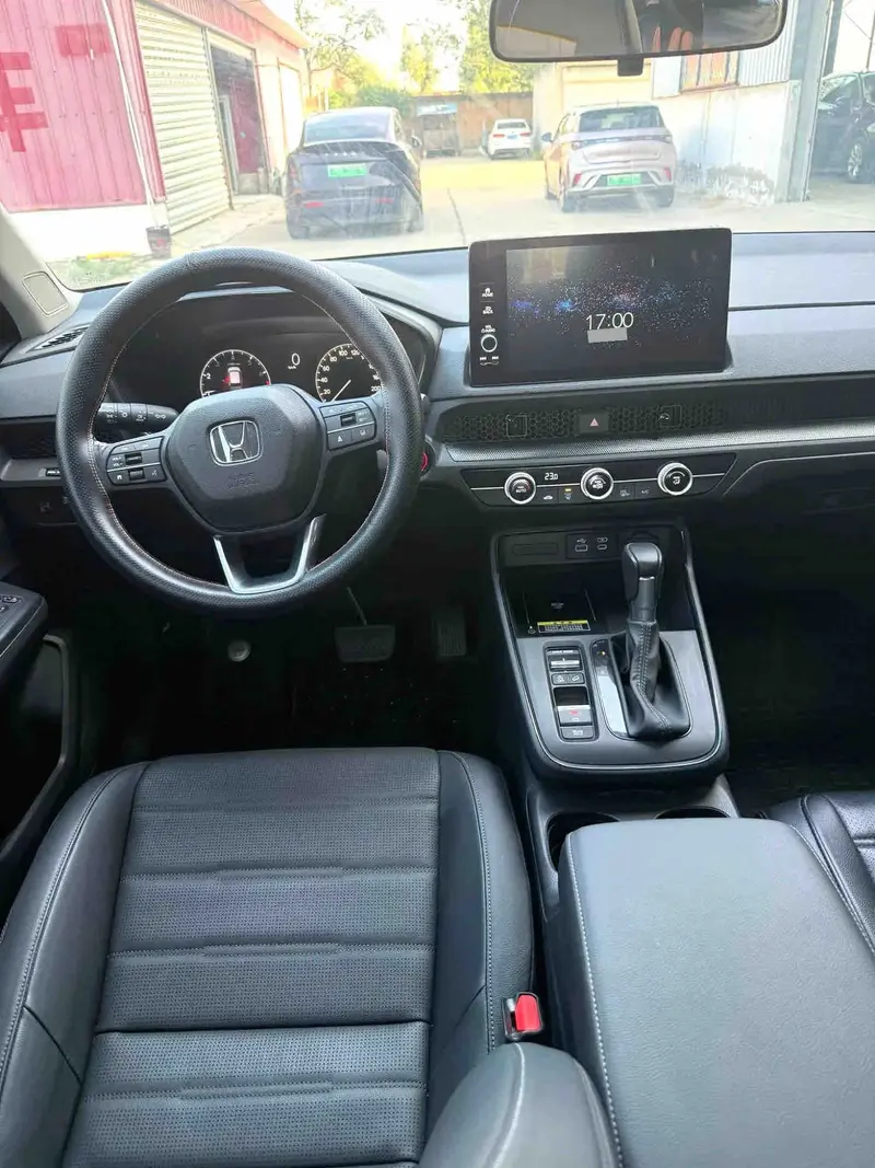 Vehicle photo 8