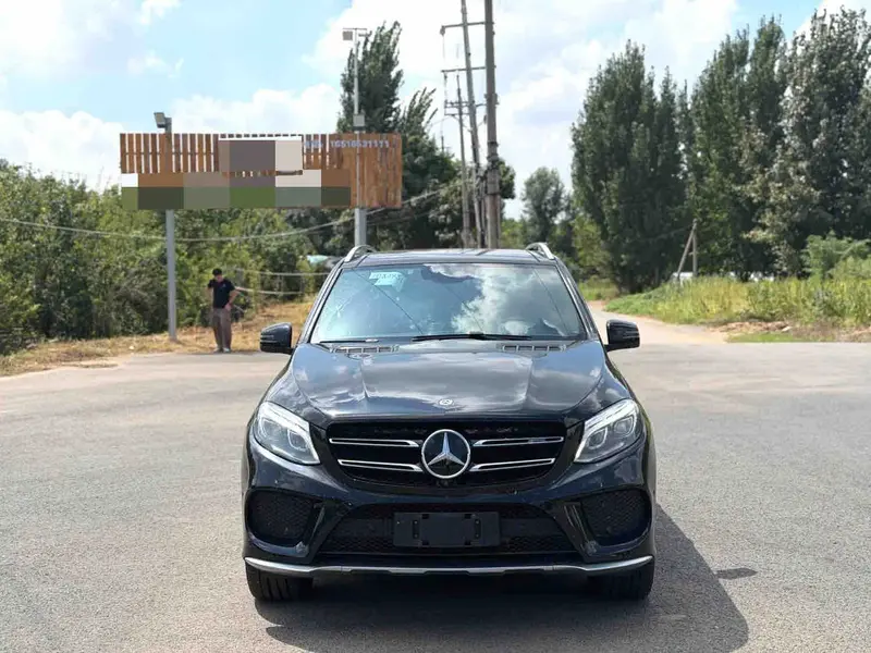 Vehicle photo 2