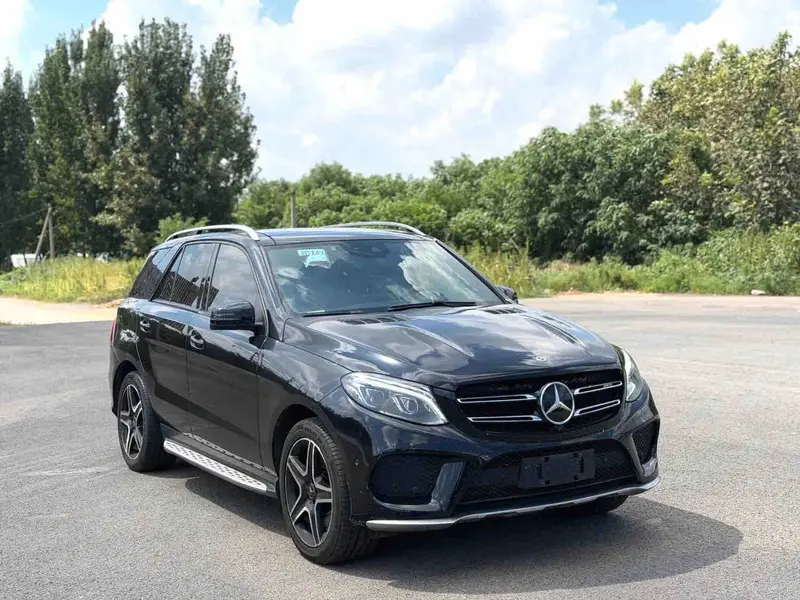 Vehicle photo 3