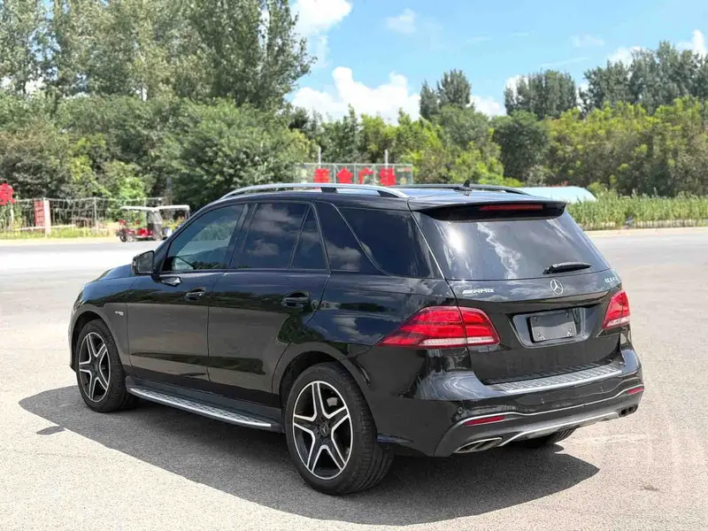 Vehicle photo 5