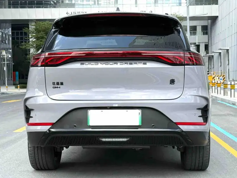 Vehicle photo 16