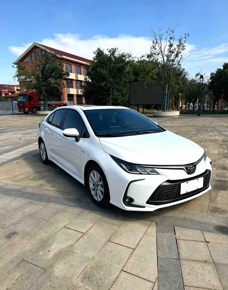Vehicle photo 2