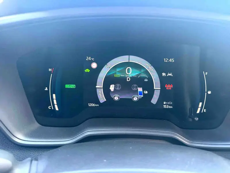 Vehicle photo 9