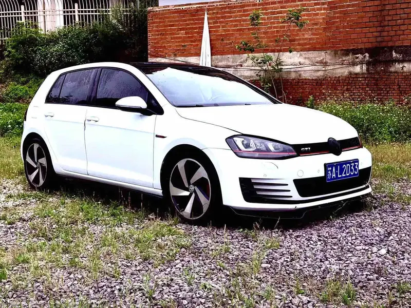 Vehicle photo 2