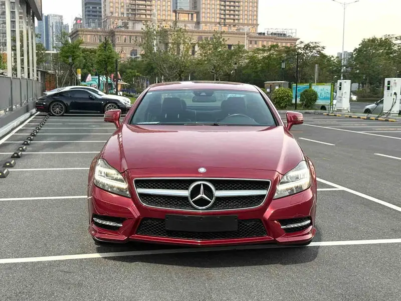Vehicle photo 2