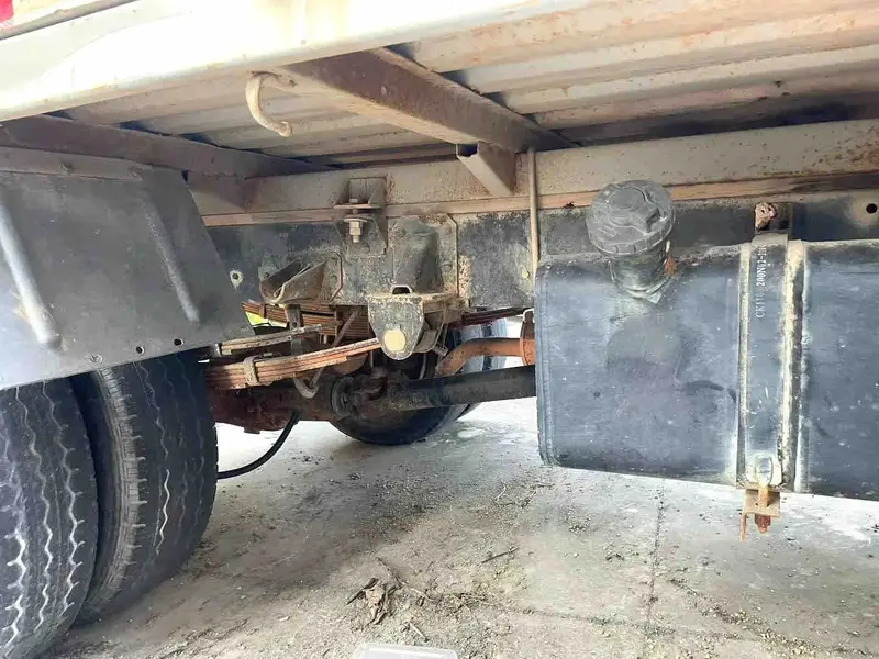Vehicle photo 7