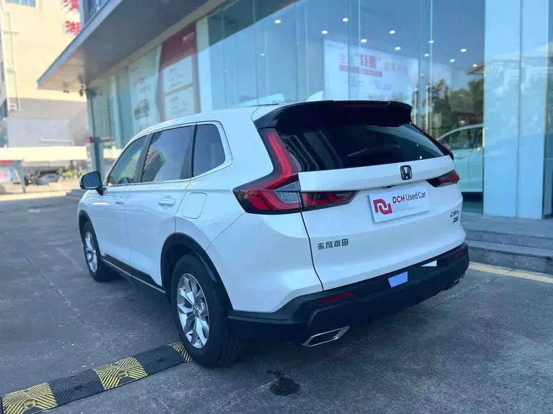Vehicle photo 4