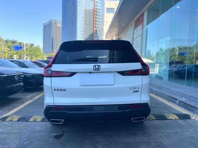 Vehicle photo 6