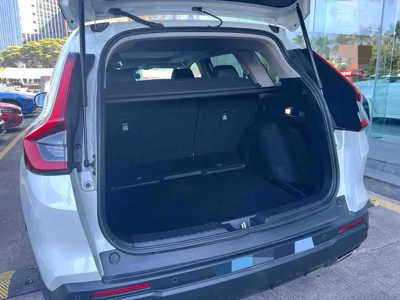 Vehicle photo 7