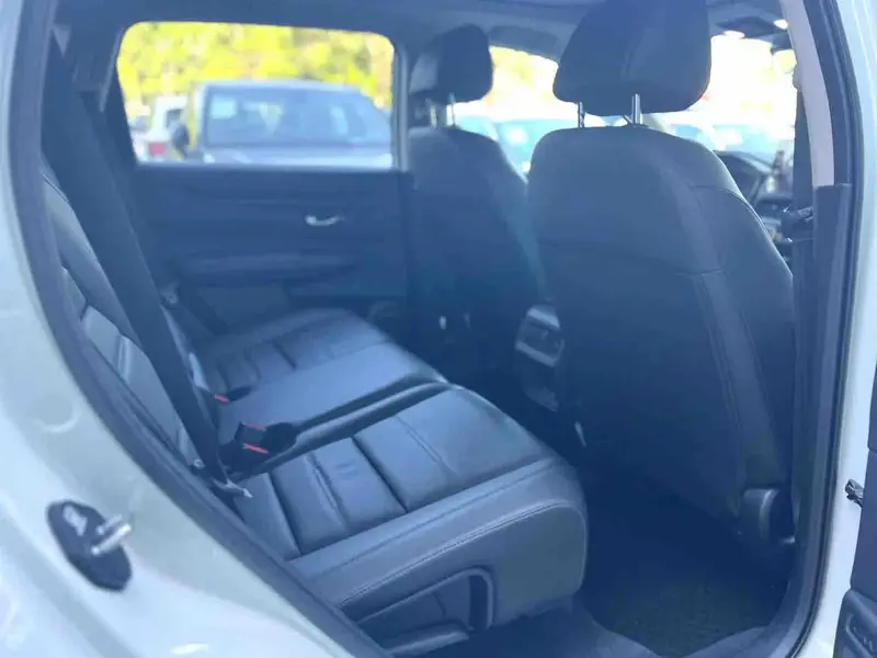 Vehicle photo 10