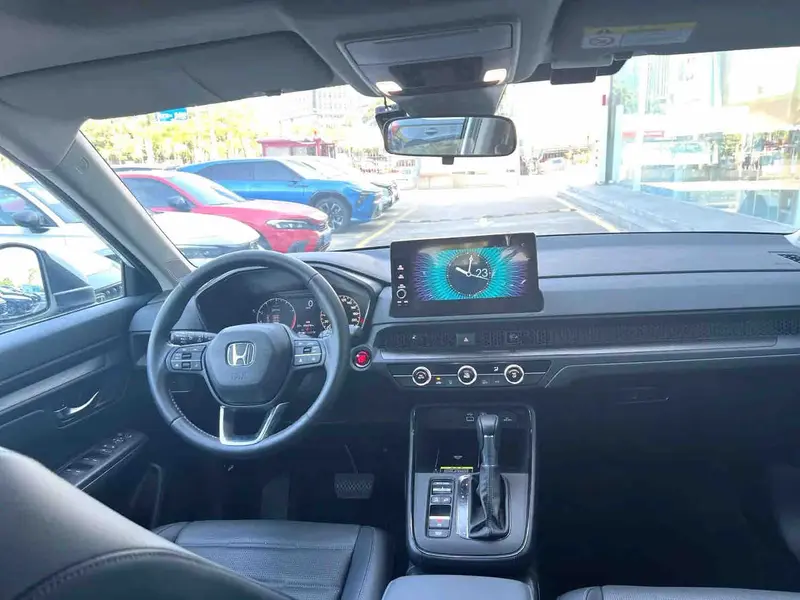 Vehicle photo 12