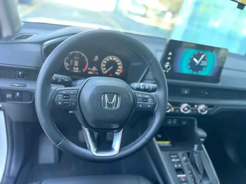 Vehicle photo 13
