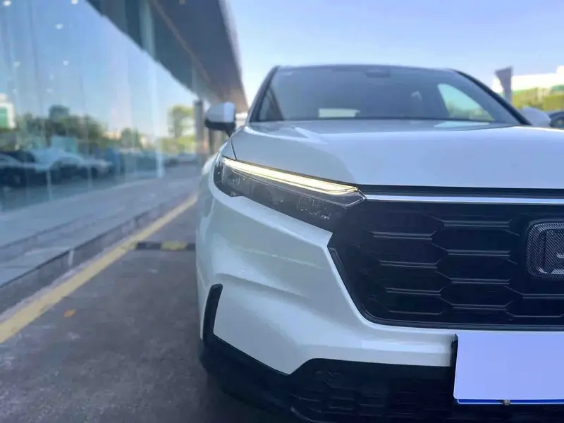 Vehicle photo 18