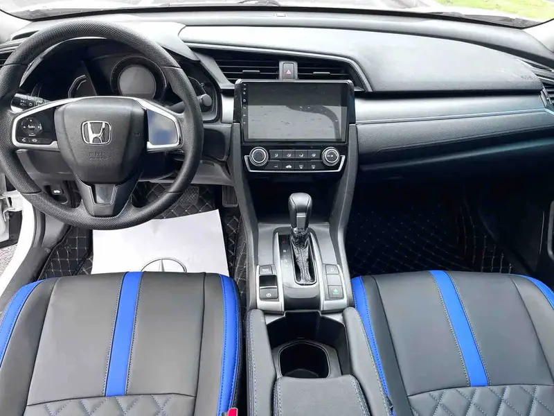 Vehicle photo 6